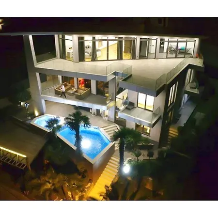 Beautiful Modern Design * Abbazia